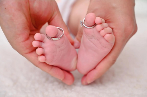 克孜勒苏宝宝吃奶呕吐